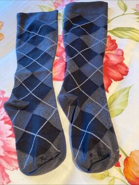 Insignia by Sigvaris Dark Gray and Light Gray Argyle Dress Socks